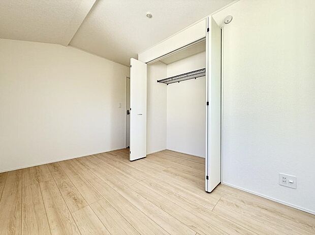 【子供部屋】1号棟 ■家具やレイアウトを自由に配置できるため使い勝手が良く快適に過ごせます