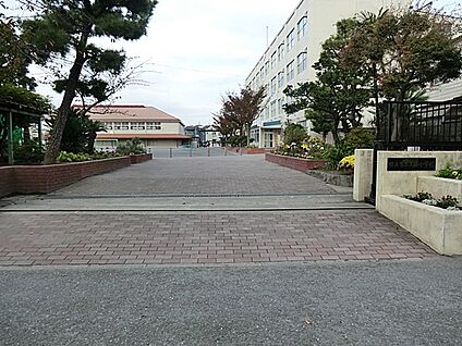 横浜市立文庫小学校 100m(2分)