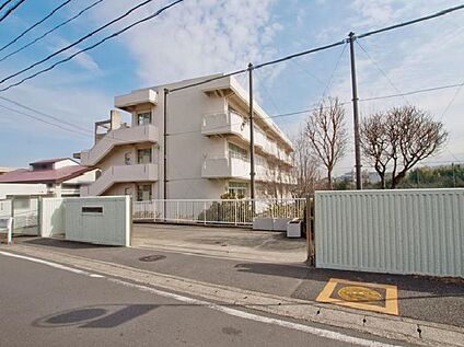 横浜市立汲沢中学校 700ｍ