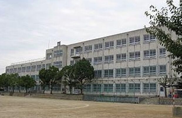 日置荘中学校