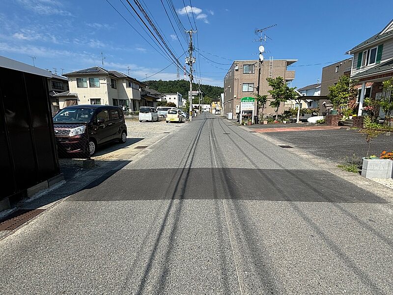 北西側6.0ｍの前面道路です。