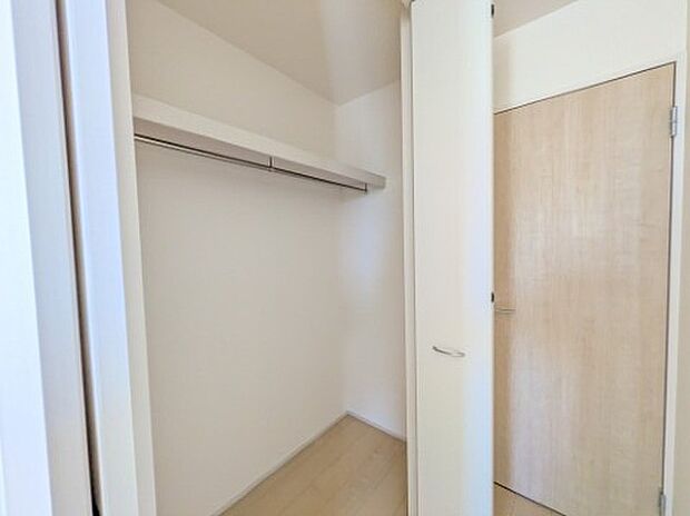 【収納】3号棟写真 各居室に収納が付いているので便利です♪