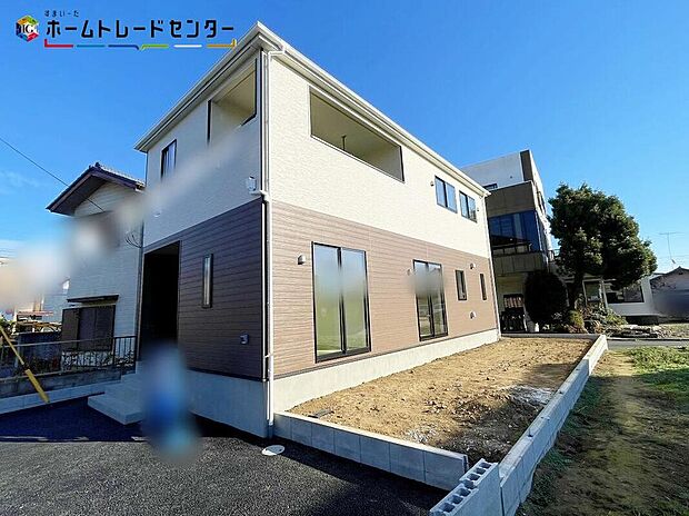 嬉しい仕様がたくさん
システムキッチン、浴室乾燥機、床下収納、防犯カメラ、TVモニター付きインターホン、ペアガラス、人感センサー付玄関灯、EVコンセント、和室、駐車２台可（車種による）