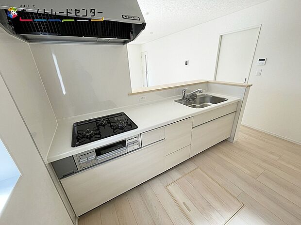 1号棟
自然豊かなこの街は、四季折々の風景が心を癒し、穏やかな暮らしを育む理想の環境。家族の未来を優しく包み込む、そんな場所です。