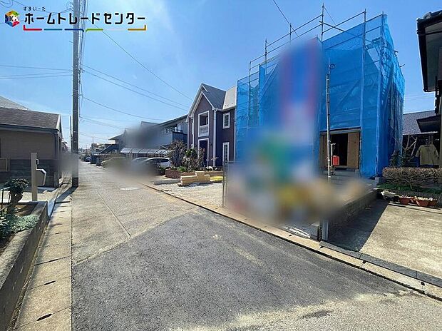嬉しい仕様がたくさん！
システムキッチン、浴室乾燥機、床下収納、防犯カメラ、TVモニター付きインターホン、人感センサー付玄関灯、EVコンセント、駐車２台可（車種による）♪