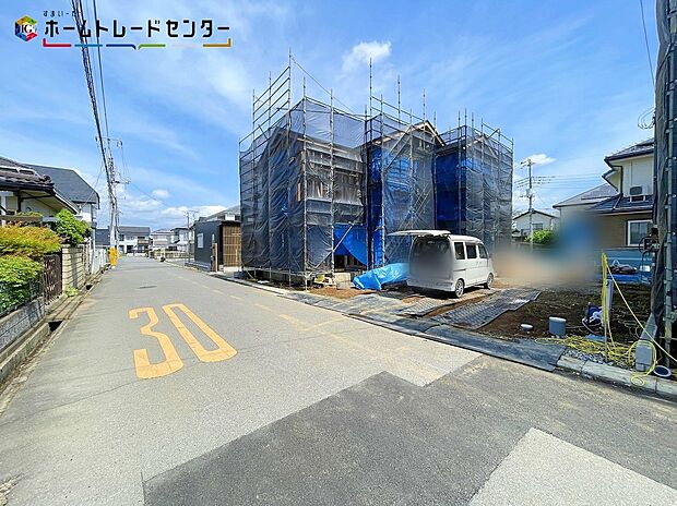 １号棟
○嬉しい設備仕様
システムキッチン、浴室乾燥機、ウォークインクローゼット、床下収納、TVモニター付インターホン、24時間換気システム、食器洗い乾燥機、折り上げ天井、駐車場２台（車種による）！