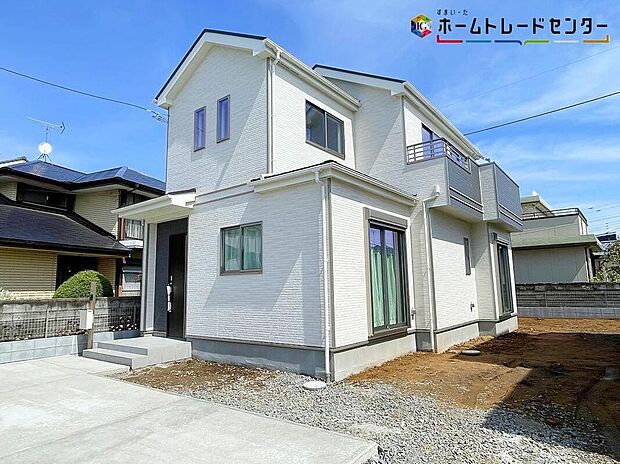 A号棟
浴室乾燥機、シューズインクローク、3面鏡化粧台、廊下・水回りダウンライトつき、24時間換気システム、駐車2台可等♪これだけではない魅力が、現地できっと見つかる!お問合せをお待ちしております!