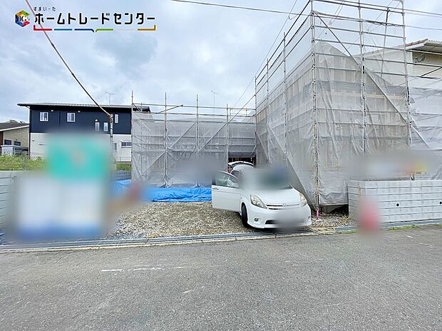 嬉しい仕様がたくさん！
浴室乾燥機、システムキッチン、ウォークインクローゼット、シューズインクローク、床下収納、24時間換気、TVモニター付きインターホン、人感センサー、駐車４台可（車種による）♪