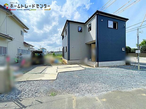 嬉しい仕様がたくさん!
浴室乾燥機、システムキッチン、洗浄便座、ウォークインクローゼット、床下収納、24時間換気、TVモニター付きインターホン、人感センサー、駐車4台可(車種による)♪