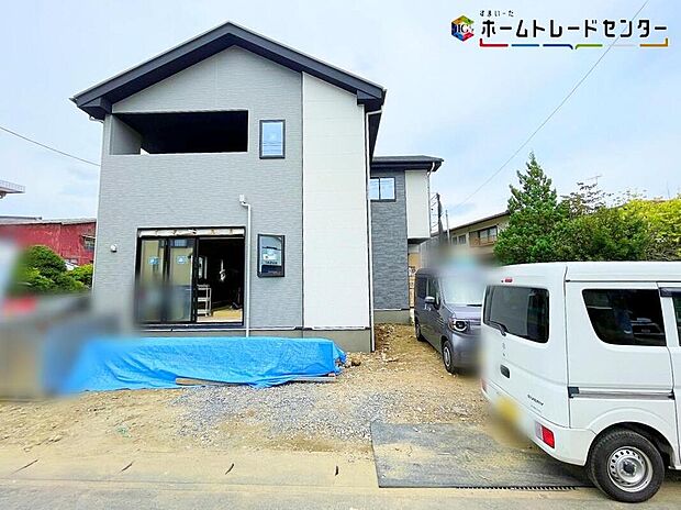 1号棟
JR常磐線「土浦」駅まで車で6分!
LIGAREはラテン語で<結ぶ>という意味を持つ。人を繋ぎ、家族を結ぶ。シンプルな箱を結び、繋ぎ合わせることで様々なデザインが形成される。