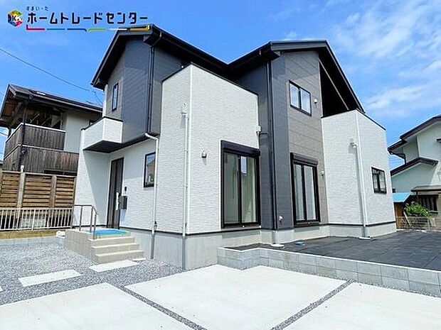 【現地外観写真】基本のデザインに立ち返り、ワンランク上のシンプルを追求しました！平日・お仕事帰りなど、いつでもご案内致します！ご希望の際はお気軽に！
