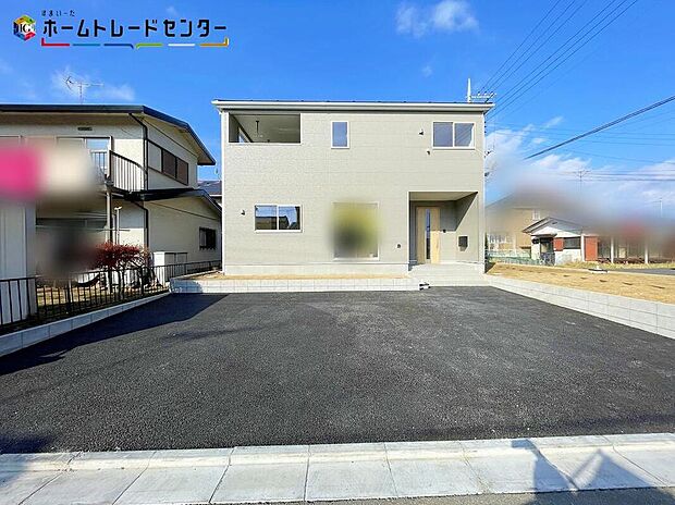 【駐車場】交通量が少ない住宅街なので、雨の日でも車の走行音も気になりません。平日・お仕事帰りなど、いつでもご案内致します！お気軽にお問い合わせ下さい♪お持ちしております！