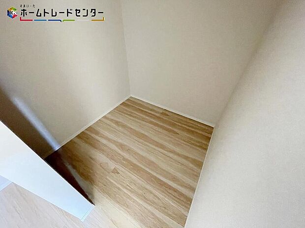 【収納】たっぷり収納ができるウォークインクローゼットが完備！ママに嬉しい家事動線など工夫がたくさん！居室の全空間を有効活用出来ます。自分好みのお部屋で、ゆったりお寛ぎ頂けます。