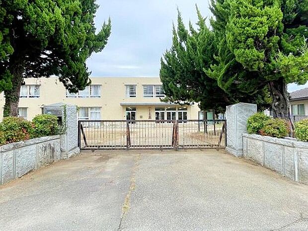 つくば市立谷田部小学校（約840m）