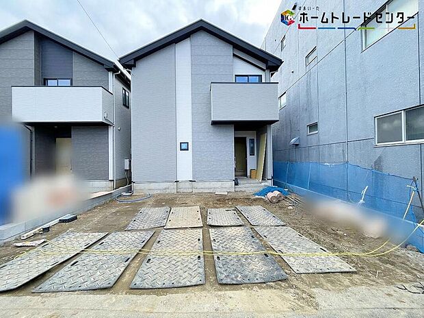 【駐車場】1号棟
JR常磐線「土浦」駅まで徒歩10分!
LIGAREはラテン語で<結ぶ>という意味を持つ。人を繋ぎ、家族を結ぶ。シンプルな箱を結び、繋ぎ合わせることで様々なデザインが形成される。