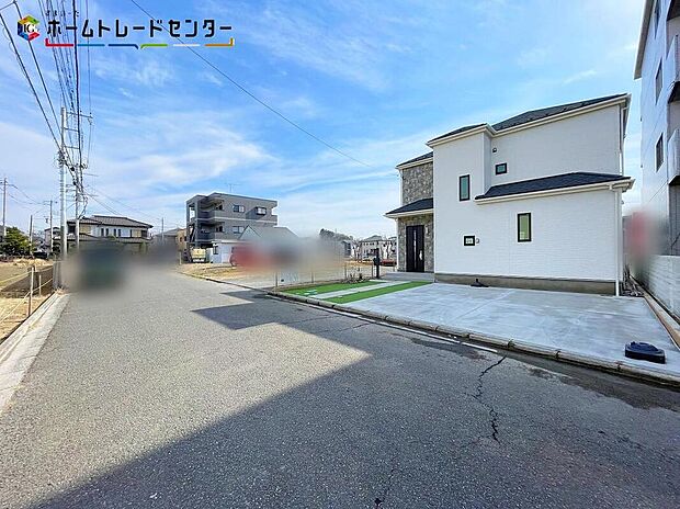 【前面道路含む現地写真】平日・お仕事帰りなど、いつでもご案内致します!お気軽にお問い合わせ下さい♪居心地がいい、地震につよい、安心がつづく。価格を超えた価値ある家づくりで、お客様の想いに応えます。