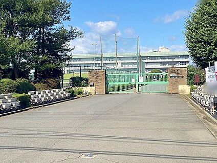 つくば市立豊里中学校 1300m ( 自転車で6分、徒歩17分)