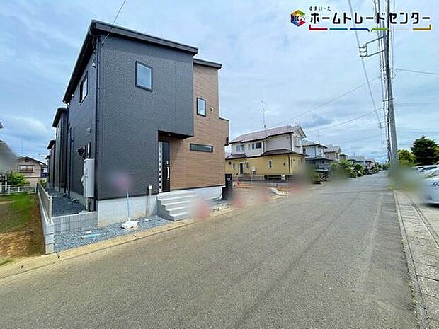 【前面道路含む現地写真】1号棟
JR常磐線「龍ケ崎市」駅まで車で10分!
リナージュ時間を超えて、受け継がれていく住まいを。煌めく家族時間がここから始まる。耐震に優れた工法を採用、一生住む家だから構造にも環境にもこだわりを!
