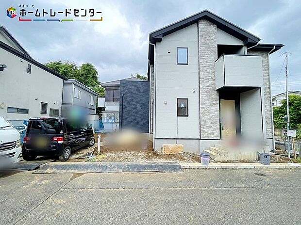 【駐車場】基本のデザインに立ち返り、ワンランク上のシンプルを追求しました!平日・お仕事帰りなど、いつでもご案内致します!ご希望の際はお気軽に!TEL:0120-858-884までご連絡下さい♪