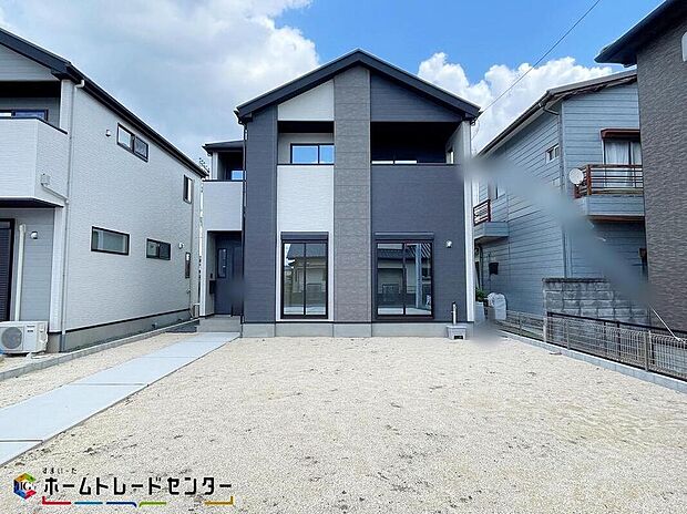 【駐車場】JR常磐線「赤塚」駅まで車で１５分！
LIGAREはラテン語で＜結ぶ＞という意味を持つ。人を繋ぎ、家族を結ぶ。シンプルな箱を結び、繋ぎ合わせることで様々なデザインが形成される。