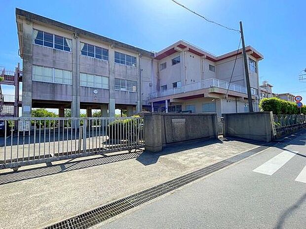 土浦市立神立小学校（約1,630m）