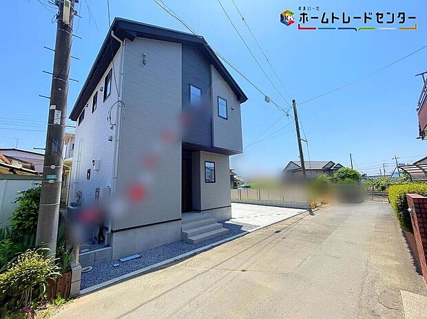 【前面道路含む現地写真】○嬉しい設備仕様
浴室乾燥機、シューズインクローク、ウォークインクローゼット、床下収納、TVモニター付インターホン、24時間換気システム、食器洗い乾燥機、折り上げ天井、駐車場２台（車種による）！
