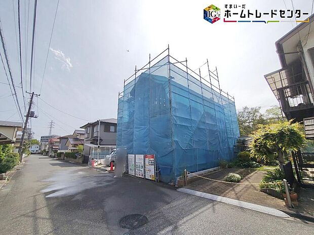 ◆目の届きやすい場所に駐車場があるので安心感があります。また、荷物をたくさん持った状態でも車を降りてすぐ建物内に入ることができ、子どもを持つファミリー世帯にもおすすめです。