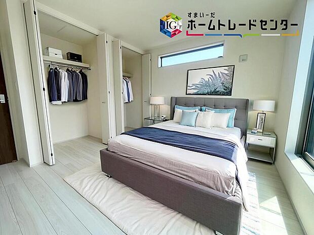 ≪Room≫
お陽さまの光をさわやかな風をたっぷりとりこめます。室内はいつも明るい印象なので気持ちの良い朝を迎えられます。毎日の生活も明るくなりそうです。
※家具はCGでございます。