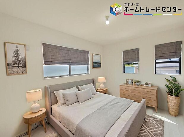 ≪Room≫
お陽さまの光をさわやかな風をたっぷりとりこめます。室内はいつも明るい印象なので気持ちの良い朝を迎えられます。毎日の生活も明るくなりそうです。
※家具はCGでございます。