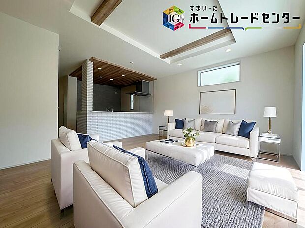≪Living room≫
広々とした開放感あふれるリビングです。ゆったり寛げる充分な広さがございますので、ご家族でインテリアのレイアウトを考えるのも楽しみになりそうです。
※家具はCGでございます。