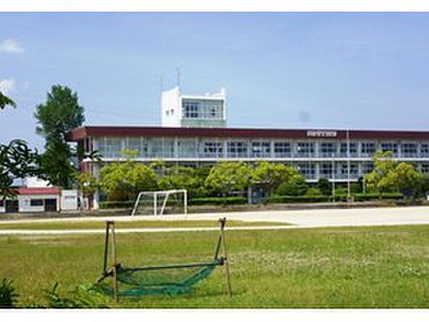 袖ケ浦市立平川中学校（約1,656m）