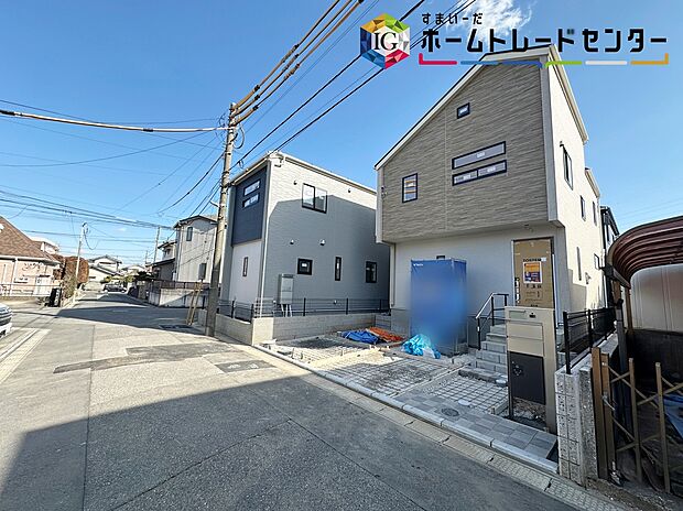 【現地外観写真】◆平日・お仕事帰りなど、いつでもご案内させていただきます！デザイン・目に見える設備面も大切ですが、耐震構造で地震に強い家の為、次代へ繋ぐ強固な住宅です。