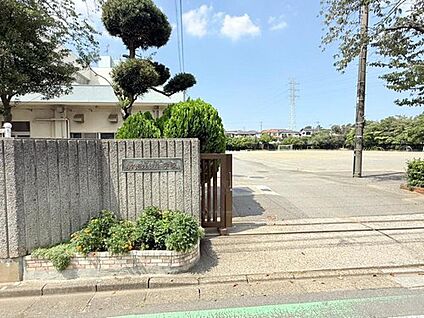 千葉市立都賀の台小学校 616m (徒歩8分)