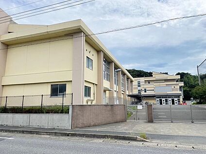 木更津市立木更津第三中学校 100ｍ(徒歩2分)