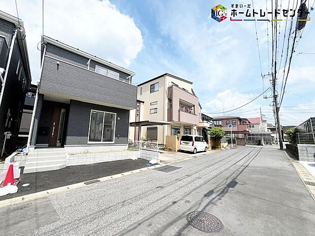 【前面道路含む現地写真】◆≪お問い合わせ当日のご内覧もお任せください♪≫耐震に優れた工法を採用、一生住む家だから構造にも環境にもこだわりを。地震に強いオリジナル工法を是非お確かめ下さい♪