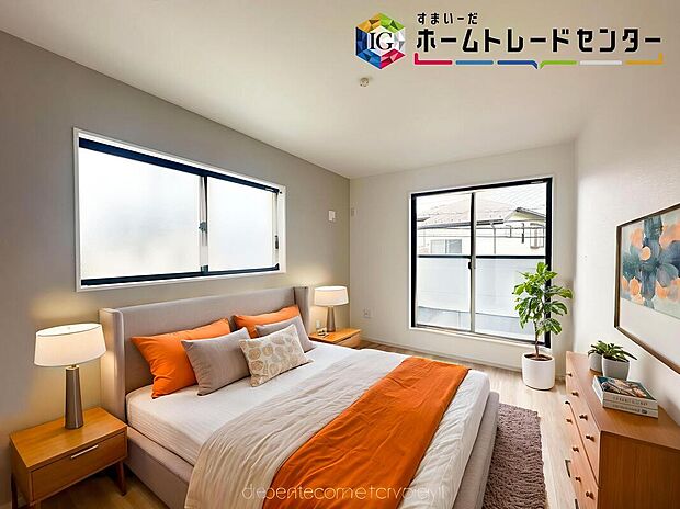 【居室】≪Room≫
採光良好な明るい室内。木の温もりがやさしいフローリングは安らぎをもたらすプライベート空間。
※家具はCGでございます。