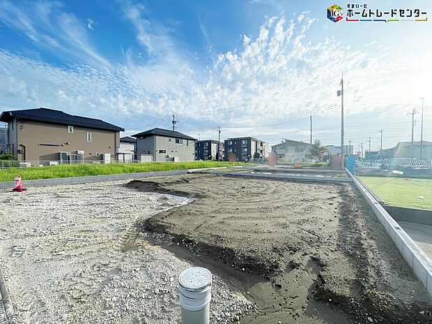【現地外観写真】◆休日にご家族揃ってご見学はいかがでしょうか♪実際の現地を見てみると図面などではわからない、新たな発見もありますのでまずはお気軽にお問い合わせください♪