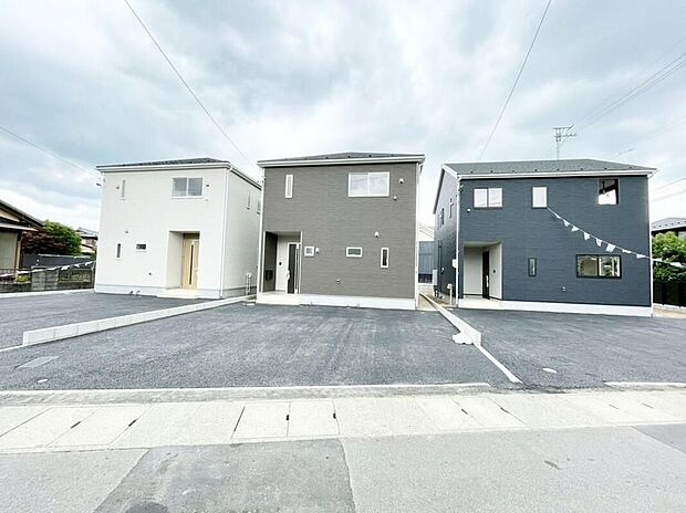 １～３号棟全４棟の街並み☆堂々完成いたしました！ぜひ現地にて、実際の建物・街並み・日当たり等ご確認下さい♪お問い合わせはお気軽に☆