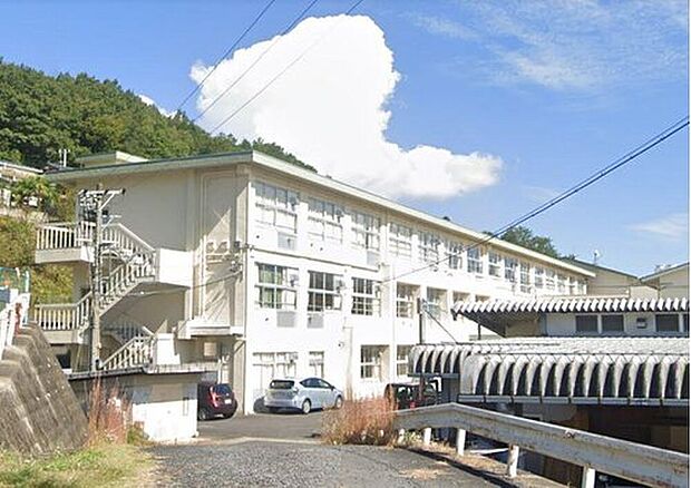 中津川市立第一中学校（約1,900m）