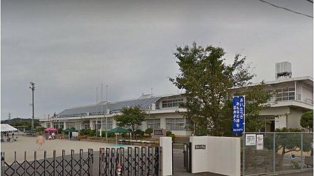 富加町立富加小学校（約800m）
