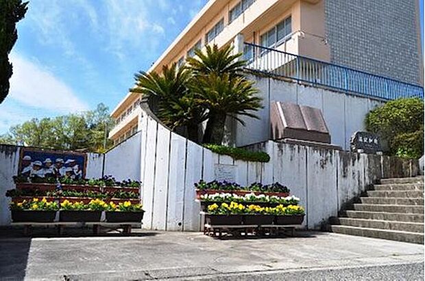 瑞浪市立明世小学校（約2,042m）