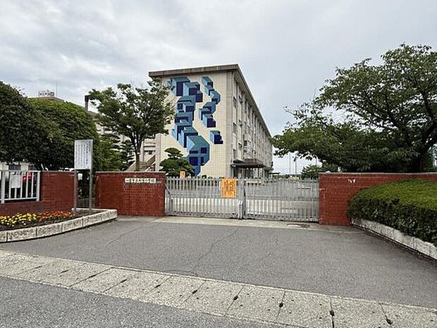 一宮市立丹陽小学校(約400m)