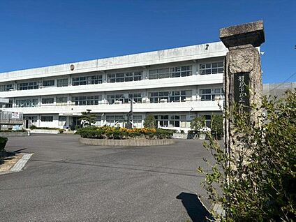 羽島市立正木小学校 1670m(徒歩21分)