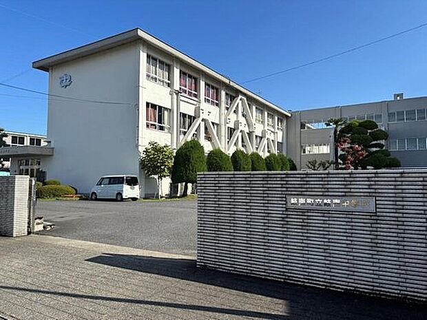 岐南町立岐南中学校（約1,300m）