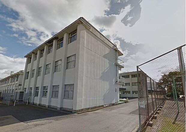 美濃加茂市立西中学校（約400m）