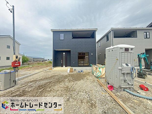【現地外観写真】１号棟
この街で・この家で暮らしたいと思わせる理由を是非現地でお確かめ下さい。今から見たい！大歓迎です。お気軽にホームトレードセンターまでお問い合わせください！