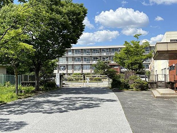 一宮市立木曽川中学校（約2,400m）