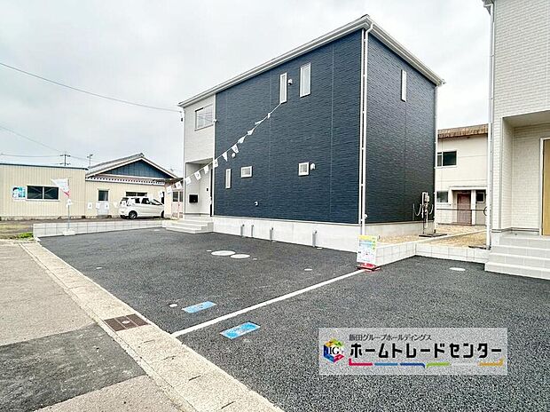 【現地外観写真】３号棟
この街で・この家で暮らしたいと思わせる理由を是非現地でお確かめ下さい。今から見たい！大歓迎です。お気軽にホームトレードセンターまでお問い合わせください！