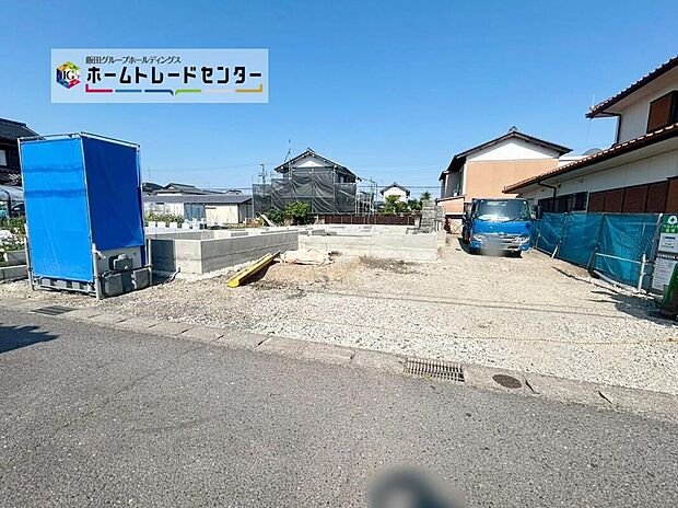 【現地写真】１号棟
土地面積　230.07m2
建物面積　95.65m2