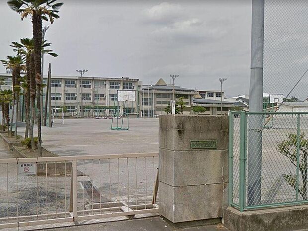 岐阜市立加納中学校（約1,700m）